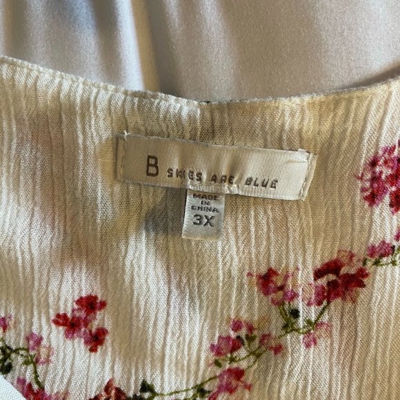 💙 B Skies Are Blue Floral Half Sleeve Top 3x Flow - Picture 4 of 6